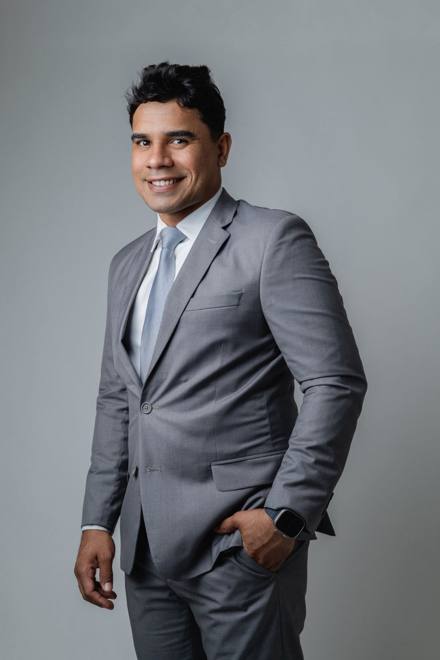 Dr. Alef Mascarenhas